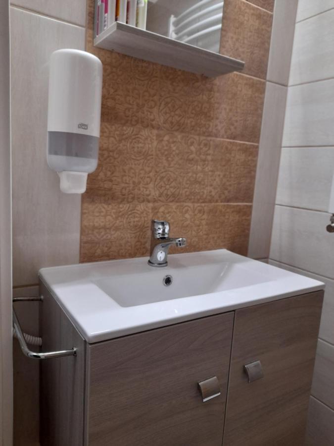 Orion Panzio Bed & Breakfast Hajduszoboszlo Exterior photo